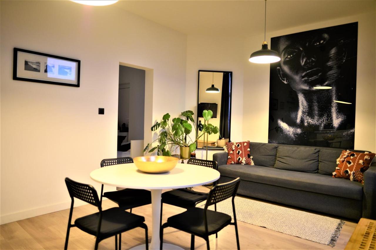 Sleep Inn - Black And White Modern Flat With Cityview แอนต์เวิร์ป ภายนอก รูปภาพ